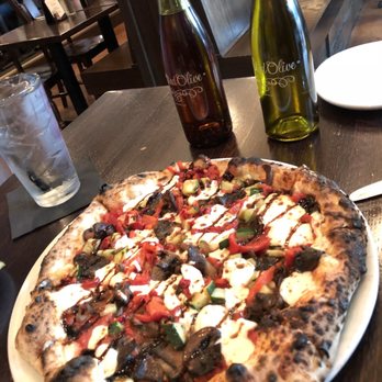 Fiammé - Veggie pizza and oils to drizzle on top - Pizza Near Me - Naperville, Illinois