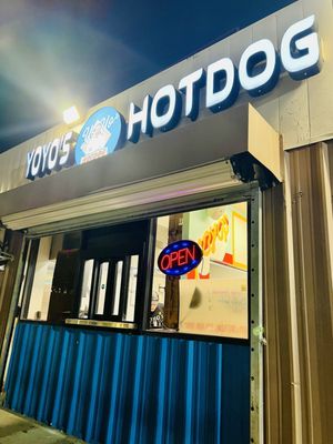 YoYo's Hotdog by null