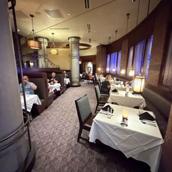 Ruth's Chris Steak House - Interior - Steakhouses Near Me - Cherokee, North Carolina Ruth's Chris Steak House - Interior - Steakhouses Near Me - Cherokee, North Carolina