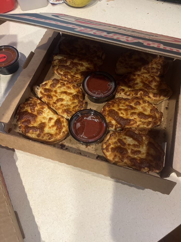 Chanticlear Pizza Logo