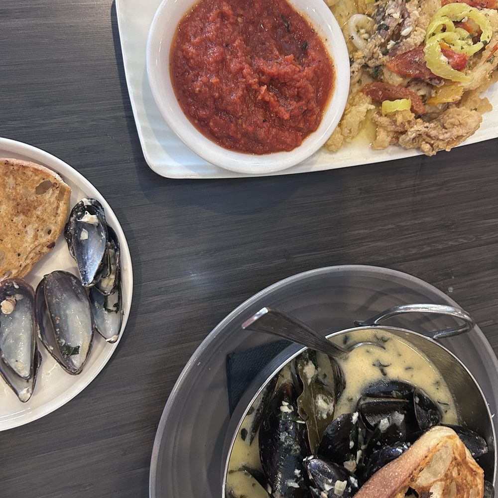 Samuel Slater's Restaurant - Calamari , mussels - New American Near Me - Webster, Massachusetts Samuel Slater's Restaurant - Calamari , mussels - New American Near Me - Webster, Massachusetts