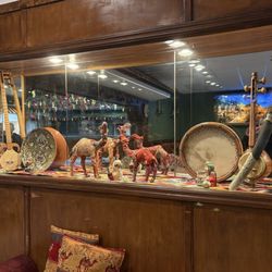 Caravan Restaurant - Some exotic decor