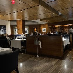NYY Steak - Dining room