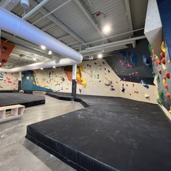 ASCEND Point Breeze - Bouldering Area