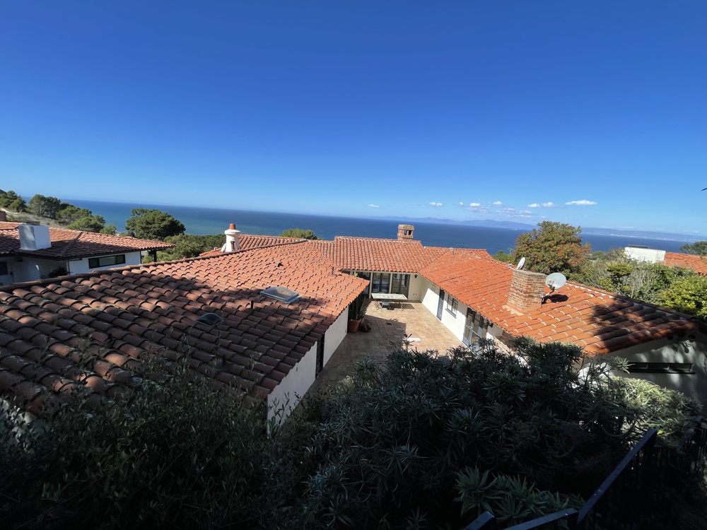 Slide of Tru Roofing