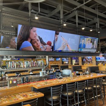Cold Beers & Cheeseburgers - Sports Bars Near Me - Euless, Texas Cold Beers & Cheeseburgers - Sports Bars Near Me - Euless, Texas
