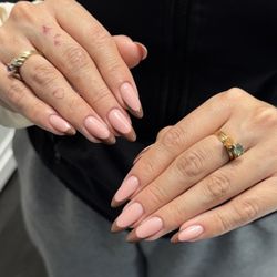 Nail Bar