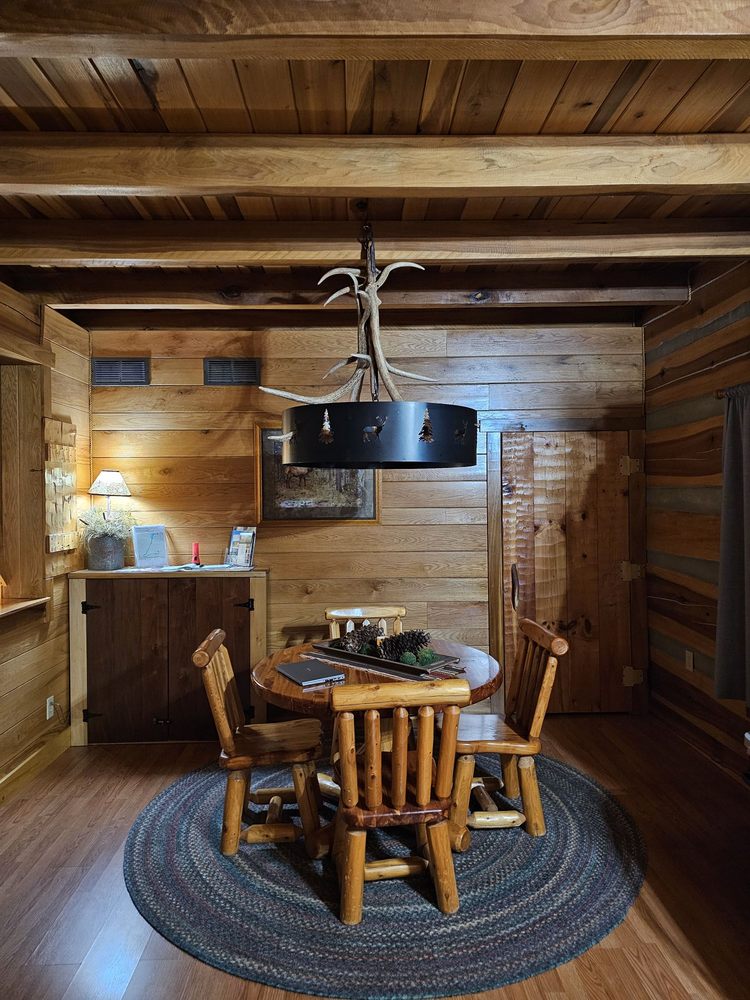 Antler Log Cabins Vacation Rentals Logo