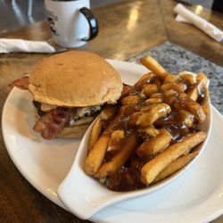 Brews Brothers Bistro - Smash burger with poutine