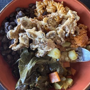 Baba’s Vegan Cafe - Baba's Soul Platter (small) - Vegan Near Me - Los Angeles, California