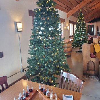 Arrowhead Spring Vineyards - Wineries Near Me - Lockport, New York