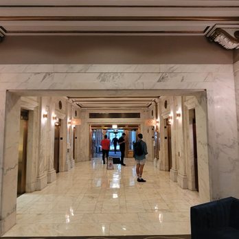 Club Quarters Hotel Wacker at Michigan, Chicago - Main entry way & elevator area. - Hotels Near Me - Chicago, Illinois Club Quarters Hotel Wacker at Michigan, Chicago - Main entry way & elevator area. - Hotels Near Me - Chicago, Illinois