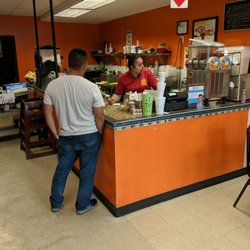 Bionicos El Grullo - The wizard behind the counter