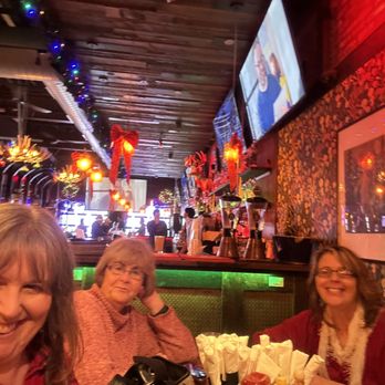 Uncle Buck's - Sports Bars Near Me - Milwaukee, Wisconsin