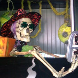 Castaways Bar & Grill