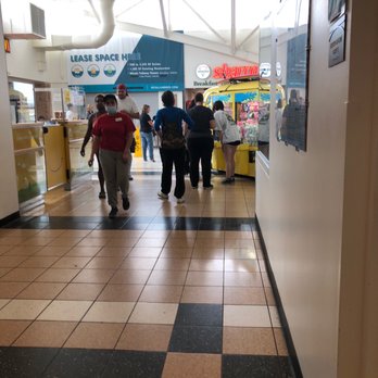 Belvidere Oasis - Big retail restaurant area - Food Court Near Me - Belvidere, Illinois