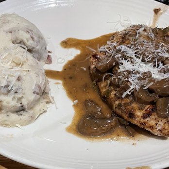 Carrabba's Italian Grill - Chicken Marsala with Garlic Mashed Potatoes. - Italian Near Me - Altamonte Springs, Florida