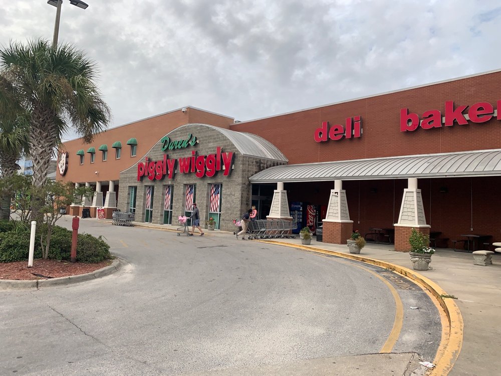 PIGGLY WIGGLY Updated October 2024 31 Photos & 66 Reviews 125 W