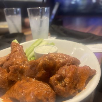 Yard House - Chicken wings - Bars Near Me - Temecula, California