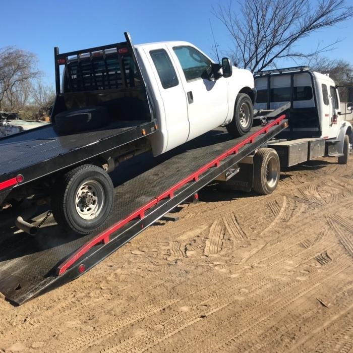 K & E Towing