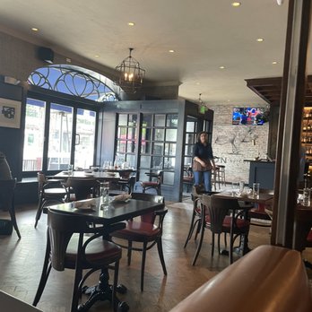 Union Kitchen - Inside - American Near Me - West Hartford, Connecticut Union Kitchen - Inside - American Near Me - West Hartford, Connecticut