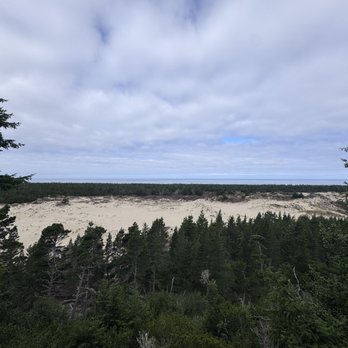 Oregon Dunes Overlook and Day Use Area - Hiking Near Me - Gardiner, Oregon