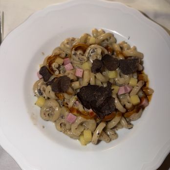 Claudie - Truffle mac - French Near Me - Miami, Florida Claudie - Truffle mac - French Near Me - Miami, Florida