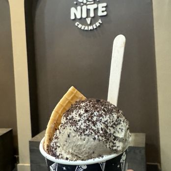 Nite Creamery - All Niter - coffee ice cream with Oreos - Ice Cream & Frozen Yogurt Near Me - Tempe, Arizona