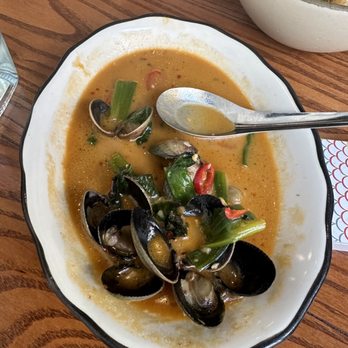 Fish Cheeks - Manila Clams - Seafood Near Me - New York, New York