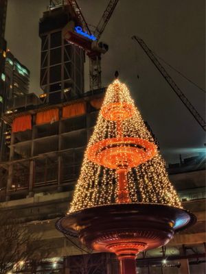 Four Seasons Hotel Toronto by null