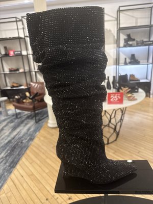 Bloomingdale's by null