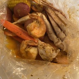 1/2 pound Snow Crab Legs and Shrimp No Head Combo 1/2 pound Snow Crab Legs and Shrimp No Head Combo