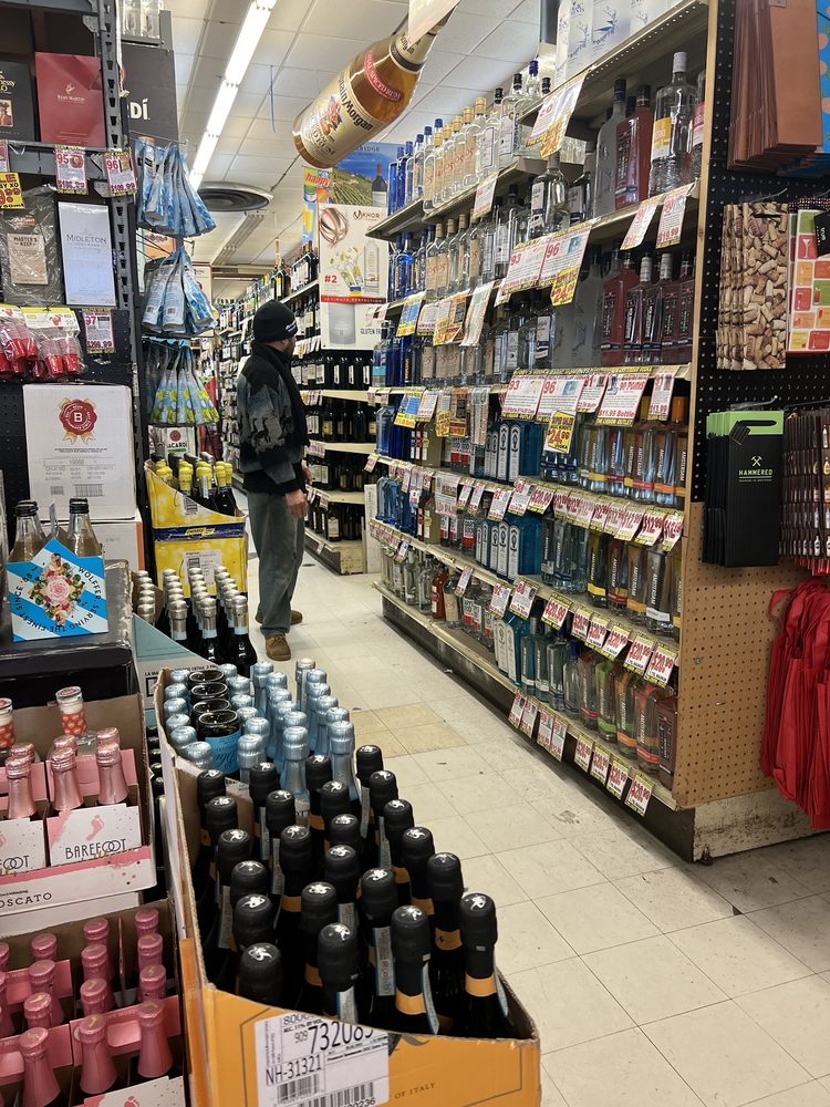 BUY WISE LIQUOR Updated September 2024 43 Reviews 61 Rockland Ctr