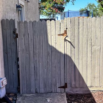 FullCircle Handyman Services - Fence and gate replacement in Folsom - before. - Handyman Near Me - Folsom, California FullCircle Handyman Services - Fence and gate replacement in Folsom - before. - Handyman Near Me - Folsom, California
