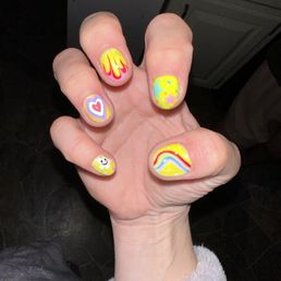Hand drawn , custom color combo gel nail! Amazing work!