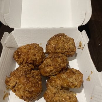Buffalo Wild Wings - No sauce. - Chicken Wings Near Me - Phoenix, Arizona