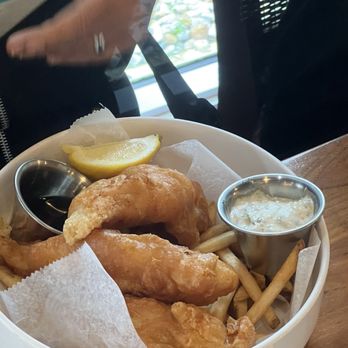 Banana Boat - COCONUT SHRIMP -Lightly Fried Jumbos, Orange-Ginger Sauce, Grilled Mango Salsa.  Cooked perfectly - Lounges Near Me - Boynton Beach, Florida