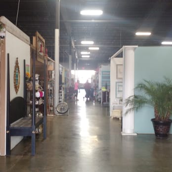 Calhoun Pickers - Antiques Near Me - Anniston, Alabama