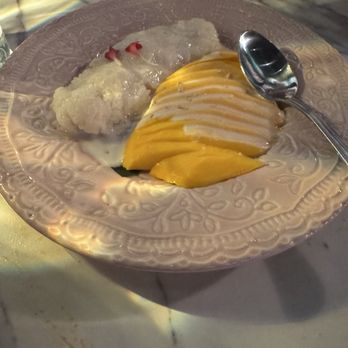 LEDU THAI - Updated April 2025 - 339 Photos & 109 Reviews - 915 N 5th