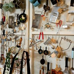 Saloon 92 Vintage Antiques & Thrift - Aug 2021: Pic 6 of 28