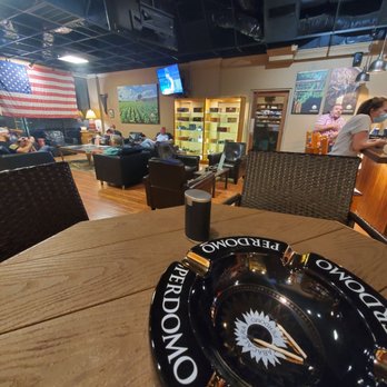 Black Dog Cigar Bar - Tobacco Shops Near Me - Stuart, Florida