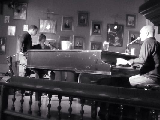 King Size Pub by null