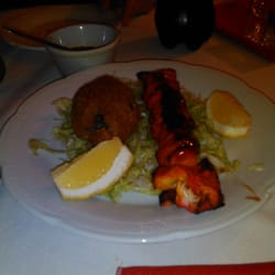 Ali Indian - Entrada: Keppy y brochette de pollo ($ 14 cada una)