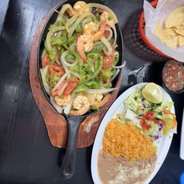 Shrimp fajitas o fajitas de camarón