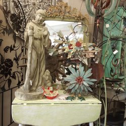 Variety- Home, Garden, and Gifts - Wonderful wall decor.