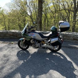 Moto Richmond - Riding my Moto Guzzi on the Blue Ridge Parkway.