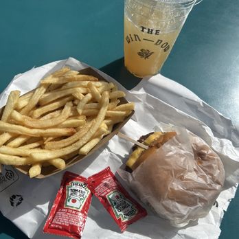 The Win-Dow at The Grove - CHEESEBURGER, ARNOLD PALMER, FRIES - Burgers Near Me - Los Angeles, California The Win-Dow at The Grove - CHEESEBURGER, ARNOLD PALMER, FRIES - Burgers Near Me - Los Angeles, California
