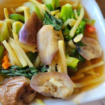 Yum D Thai Cuisine - Mixed vegetables in red curry - Thai Near Me - Orange, Connecticut Yum D Thai Cuisine - Mixed vegetables in red curry - Thai Near Me - Orange, Connecticut