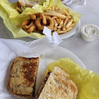 Michael's Super Burgers - Burgers Near Me - Whittier, California