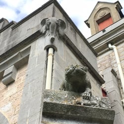 Chateau Observatoire Abbadia - Detalle de animales de piedra
